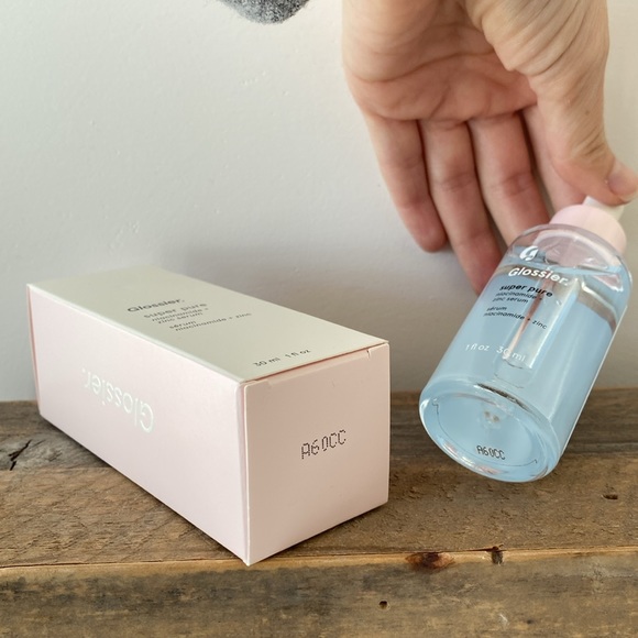 NIB NWT Glossier Super Pure Face Serum 30ml - Picture 5 of 5
